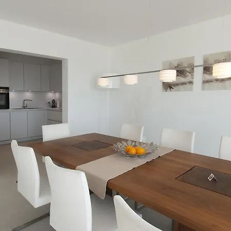 - Silverbeach * Le Coq