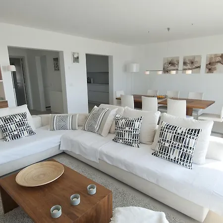 - Silverbeach Appartement Le Coq