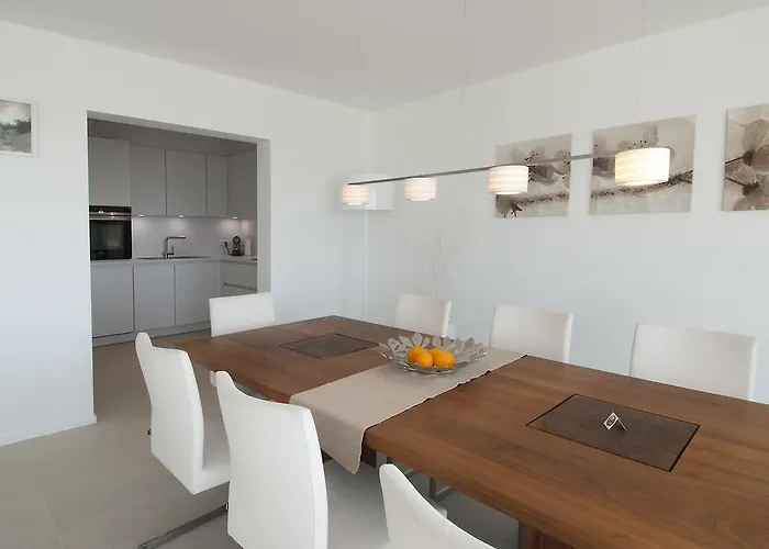 - Silverbeach * De Haan